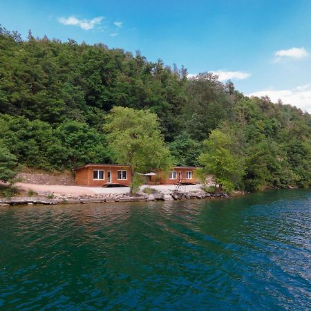 Chalet Alessandrini - Private Lakeside Beach Tenna Екстериор снимка