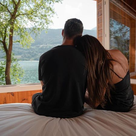 Chalet Alessandrini - Private Lakeside Beach Tenna Екстериор снимка