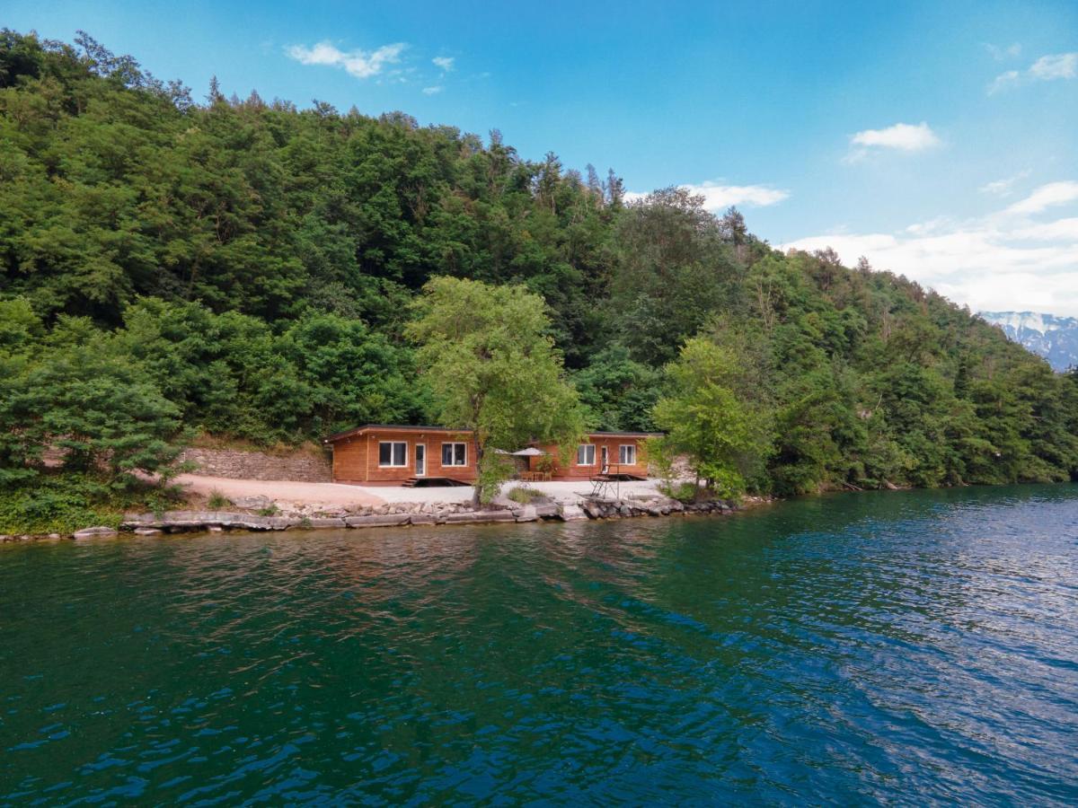 Chalet Alessandrini - Private Lakeside Beach Tenna Екстериор снимка